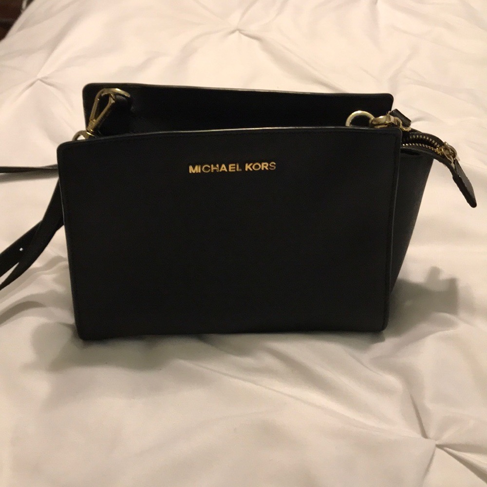 Michael Kors Selma Crossbody - Black